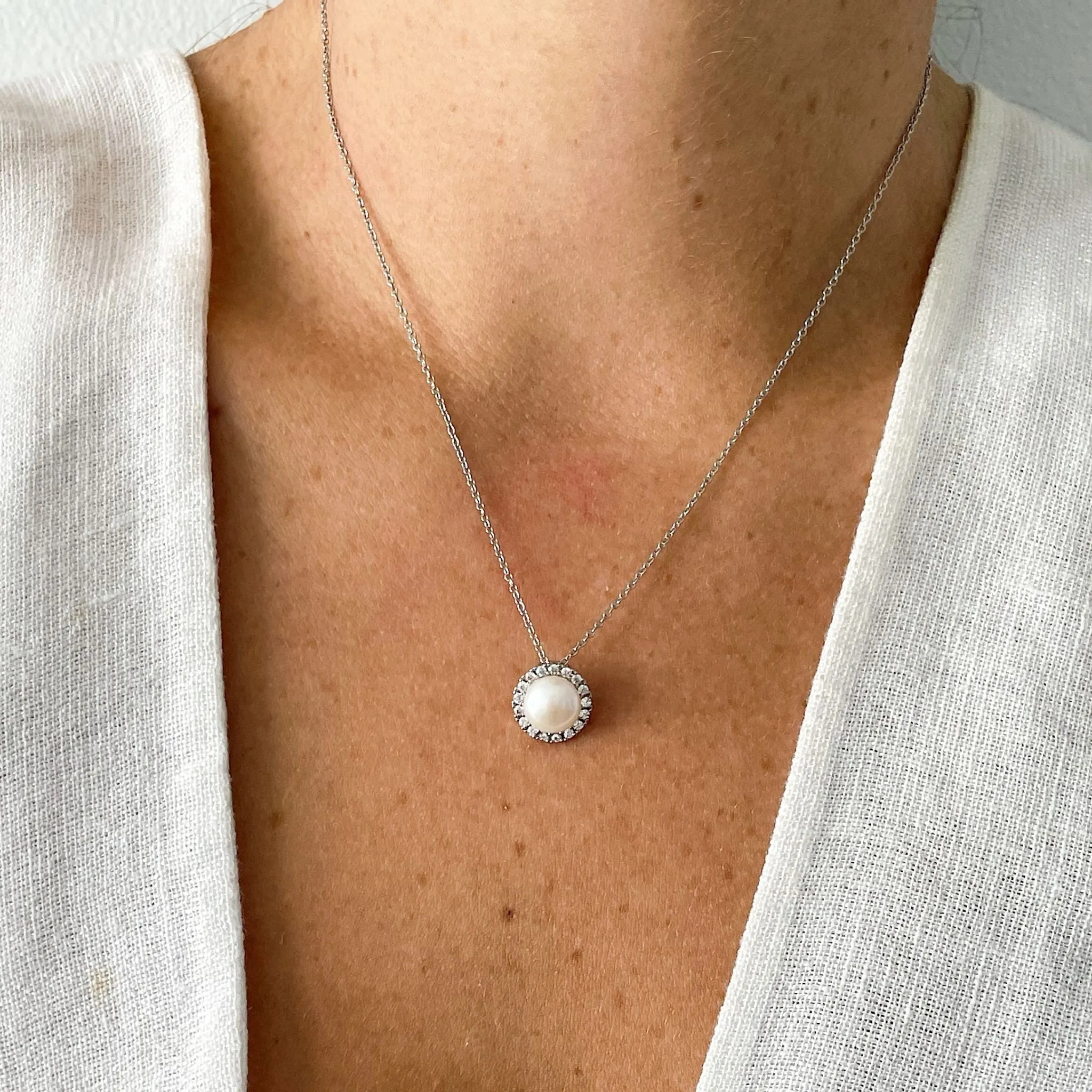 Adornia Floating Freshwater Pearl Halo Necklace silver