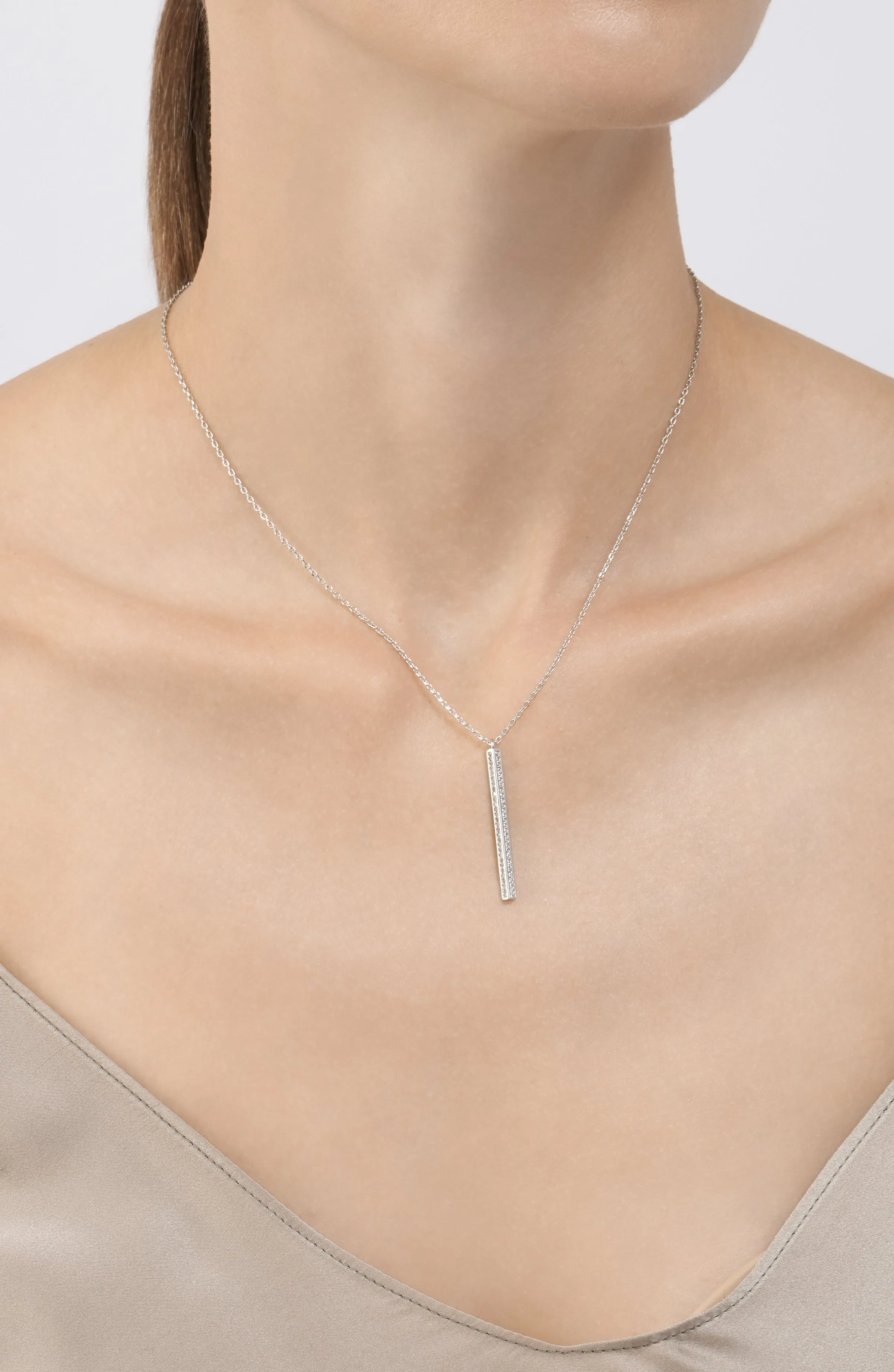 Adornia Vertical Bar Necklace silver