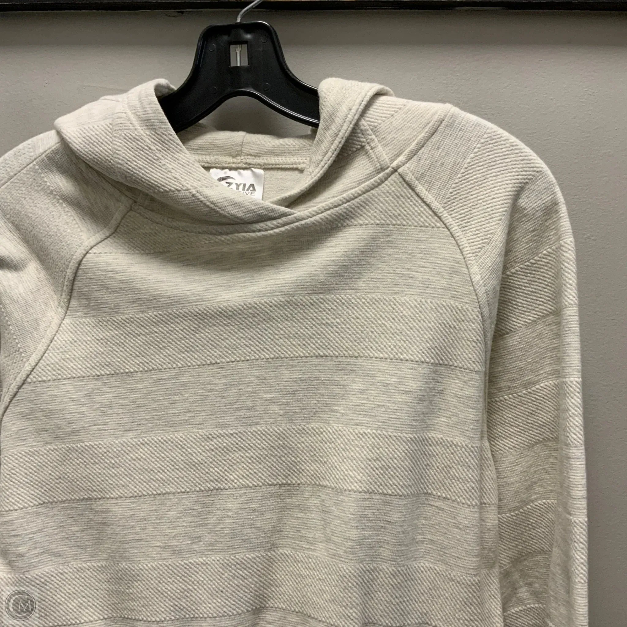 Athletic Top Long Sleeve Hoodie By Zyia In Grey, Size: S
