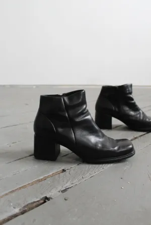 black leather ankle boots sz.8 1919 Vintage