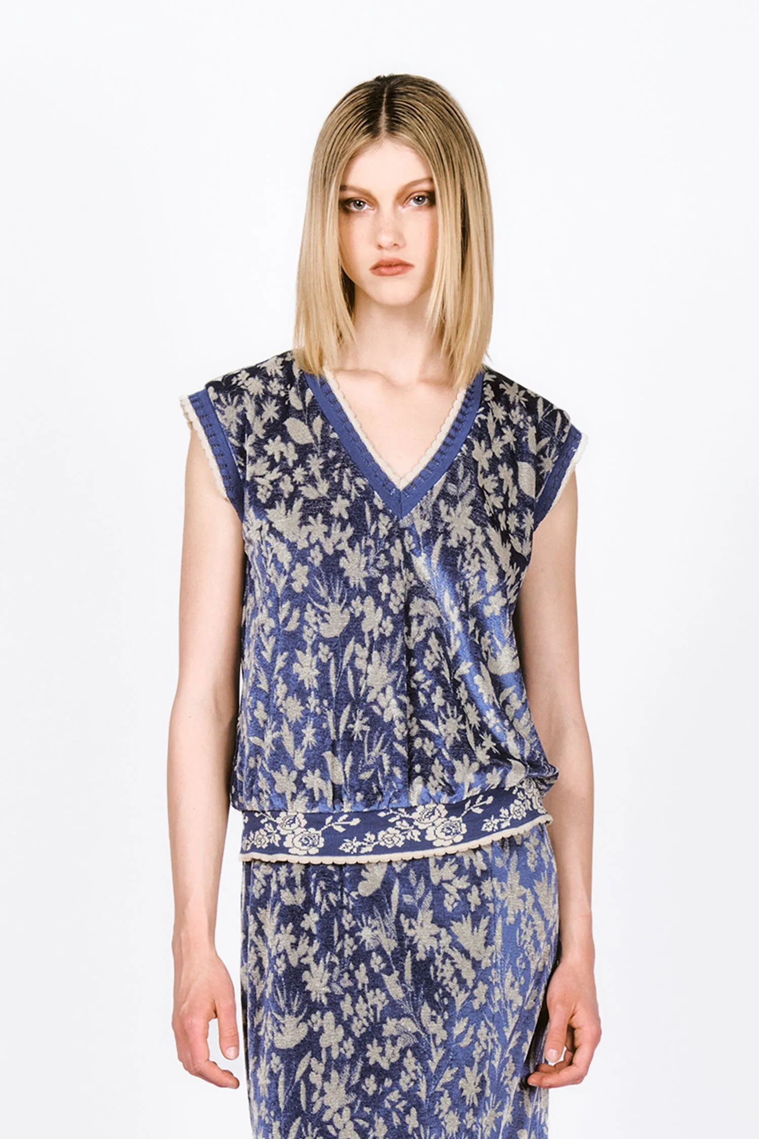 Bluebell Velour Vest Annasui