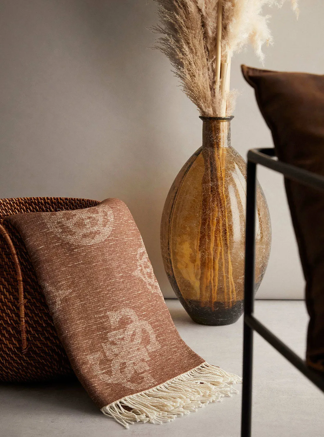 Brown Logo Peony Blanket Guess