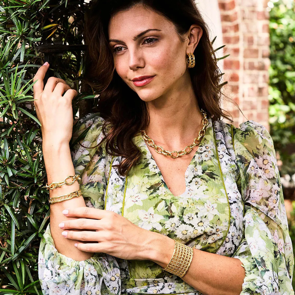 CAPUCINE DE WULF - VERANDA CAING HINGED BANGLE