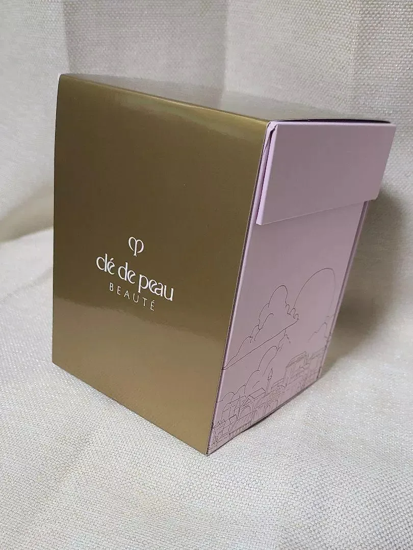 Cle de Peau Beaut Holiday Limited Edition 2024 Snow Globe NIB