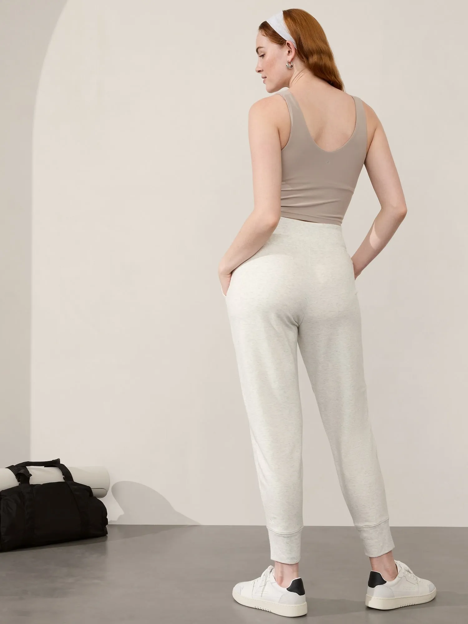 Coaster Luxe High Rise Jogger Ayhleta