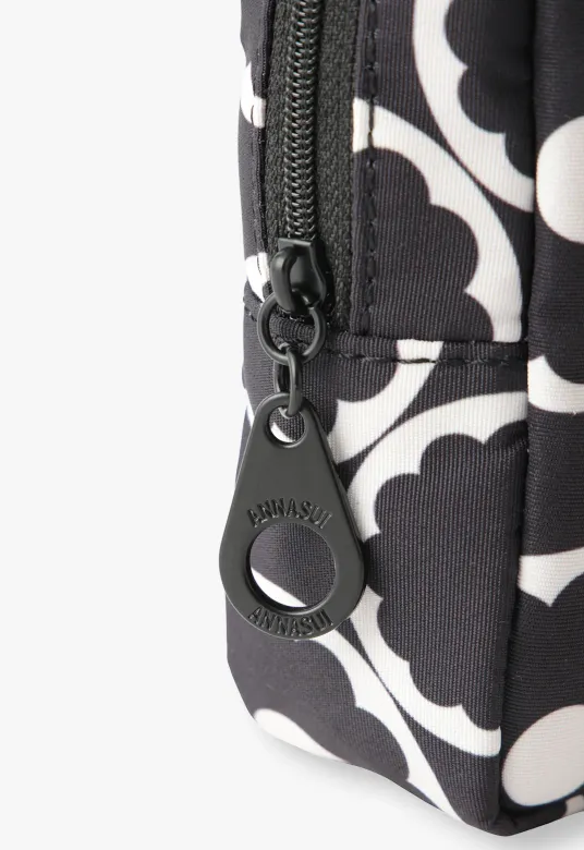 Daisy Delight Pouch Annasui