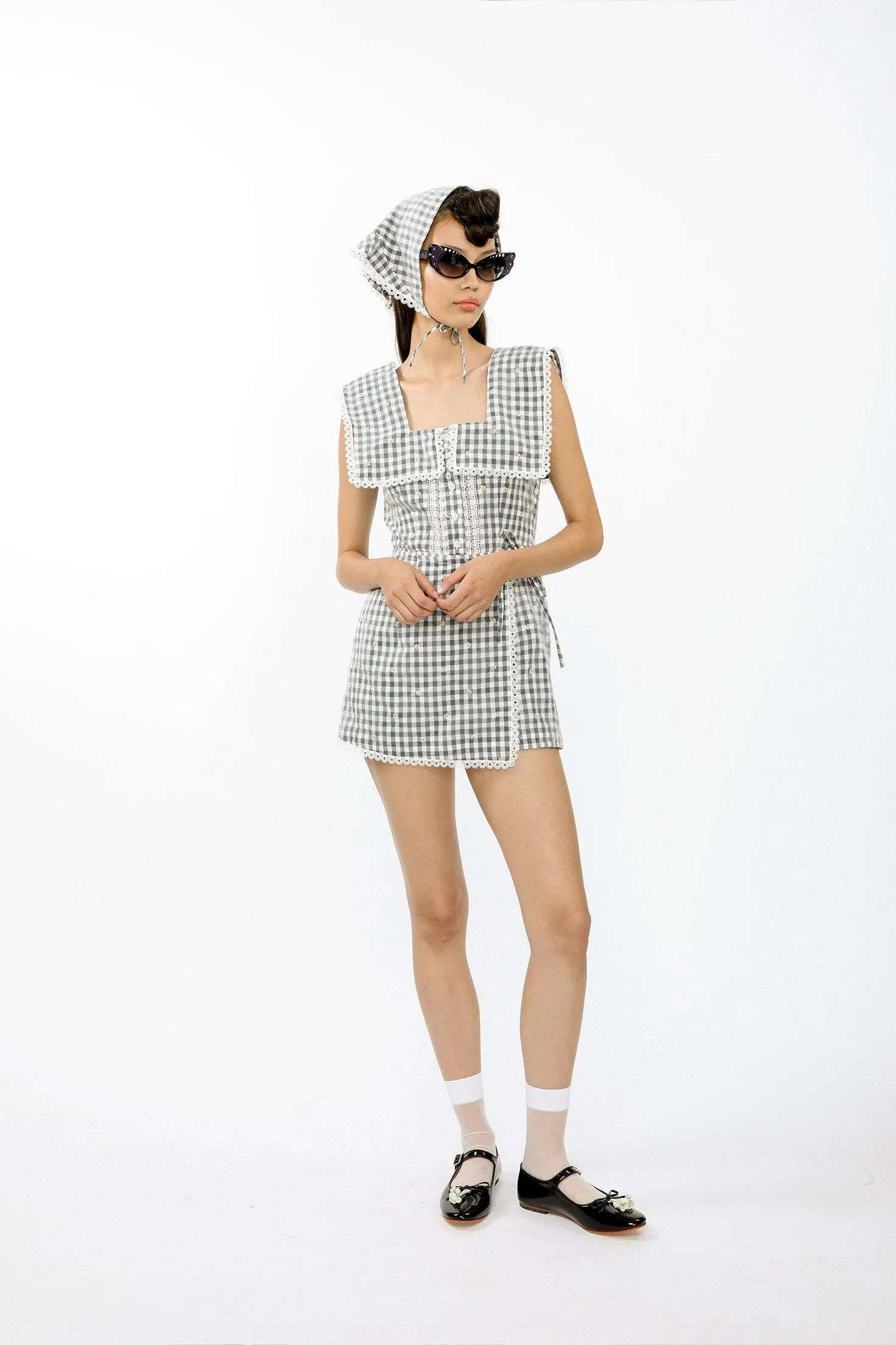 Daisy Embroidery on Gingham Tie Romper Annasui