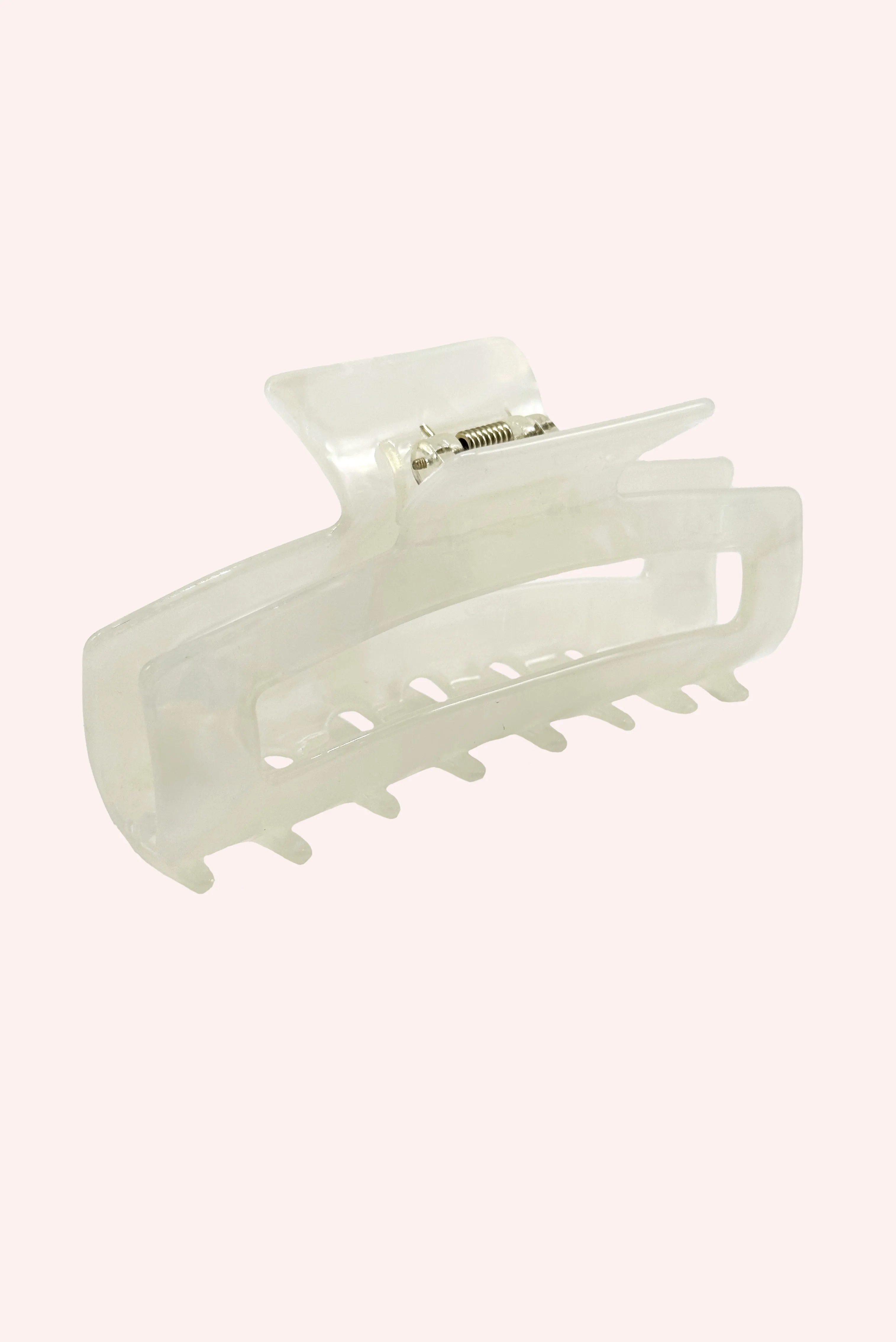 Jumbo Peek-a-Boo Clip Ivory Annasui