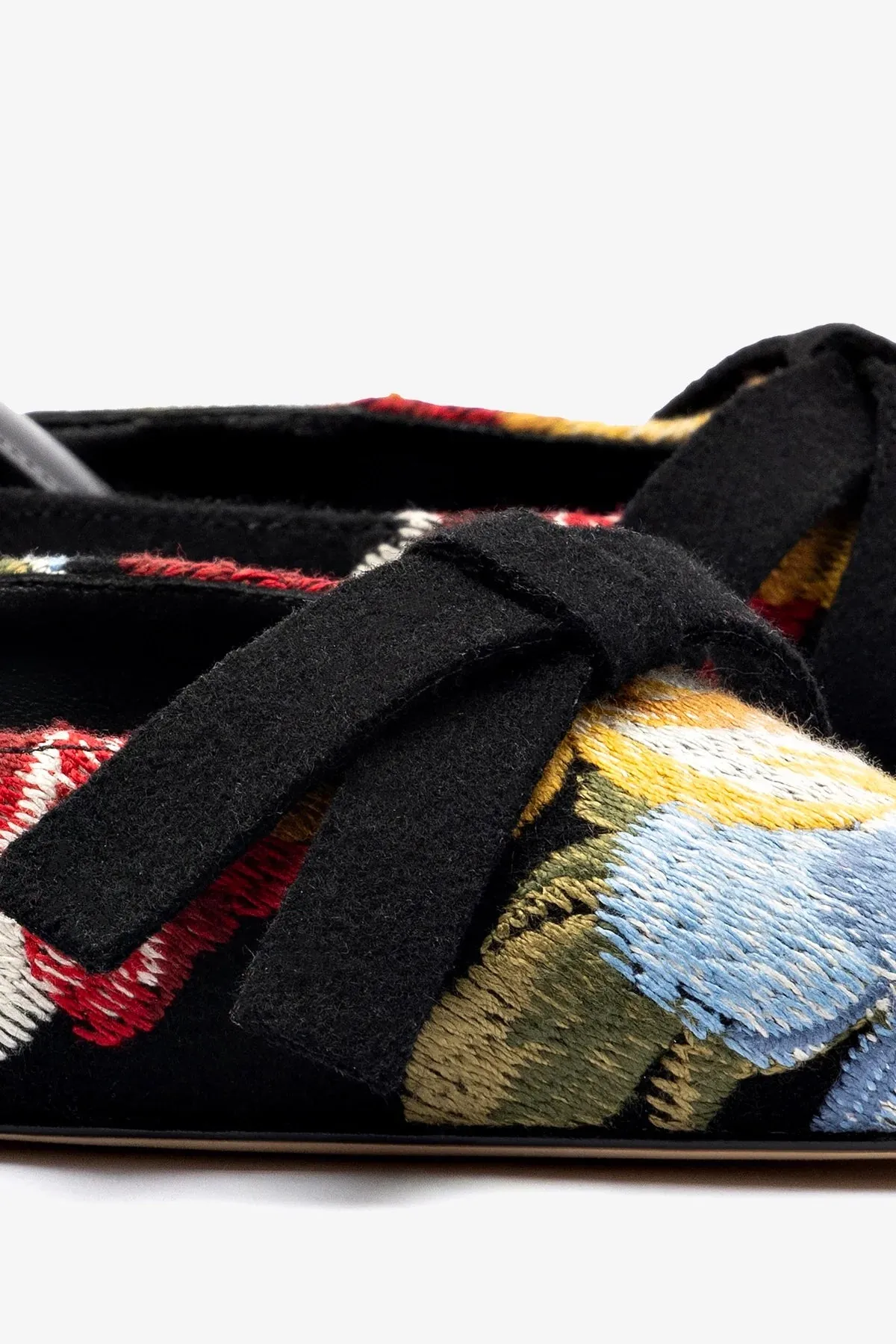 Larroud x Markarian Mule In Black Wool and Floral Embroidery