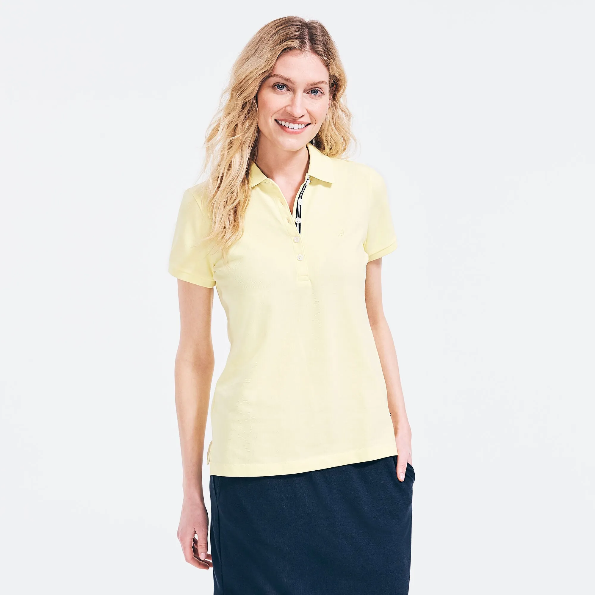 Nautica Womens Classic Fit Chambray Collar Polo