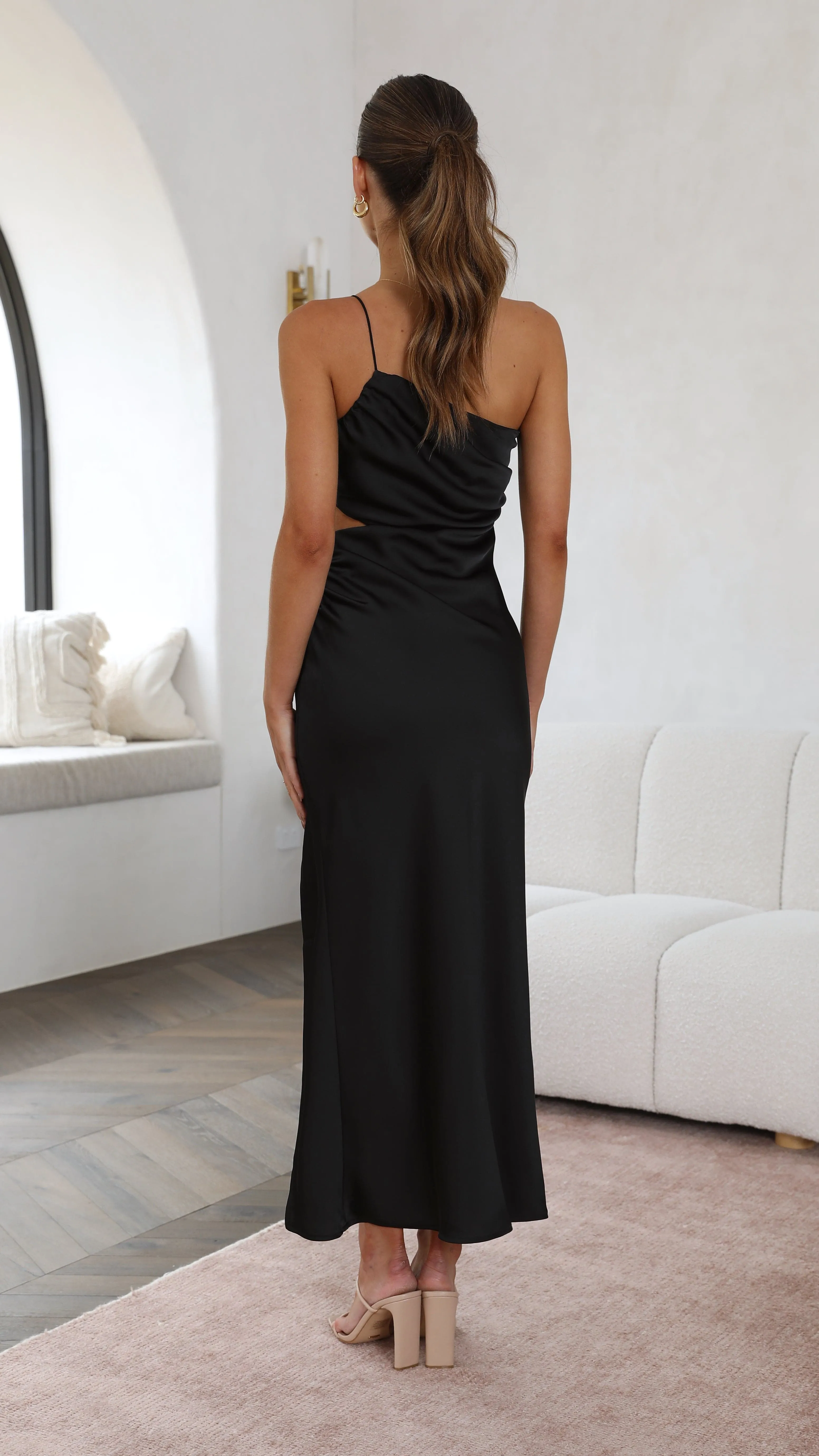 Nyla Maxi Dress - Black Billy J