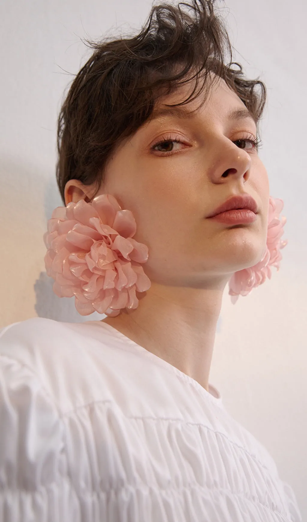 PINK PETAL FABRIC EARRINGS Gloria Lanvin