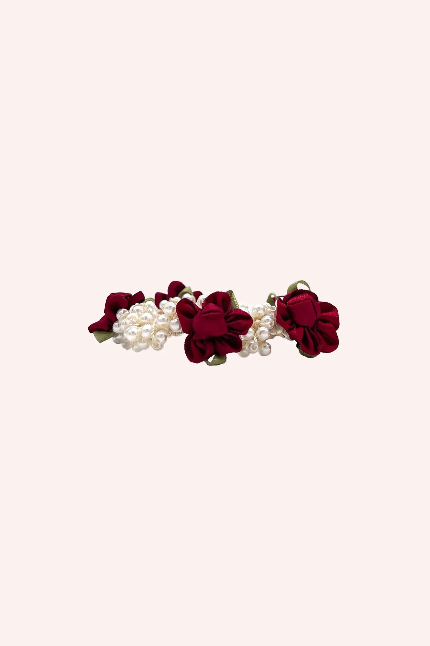 Roses and Pearls Scrunchie Annasui