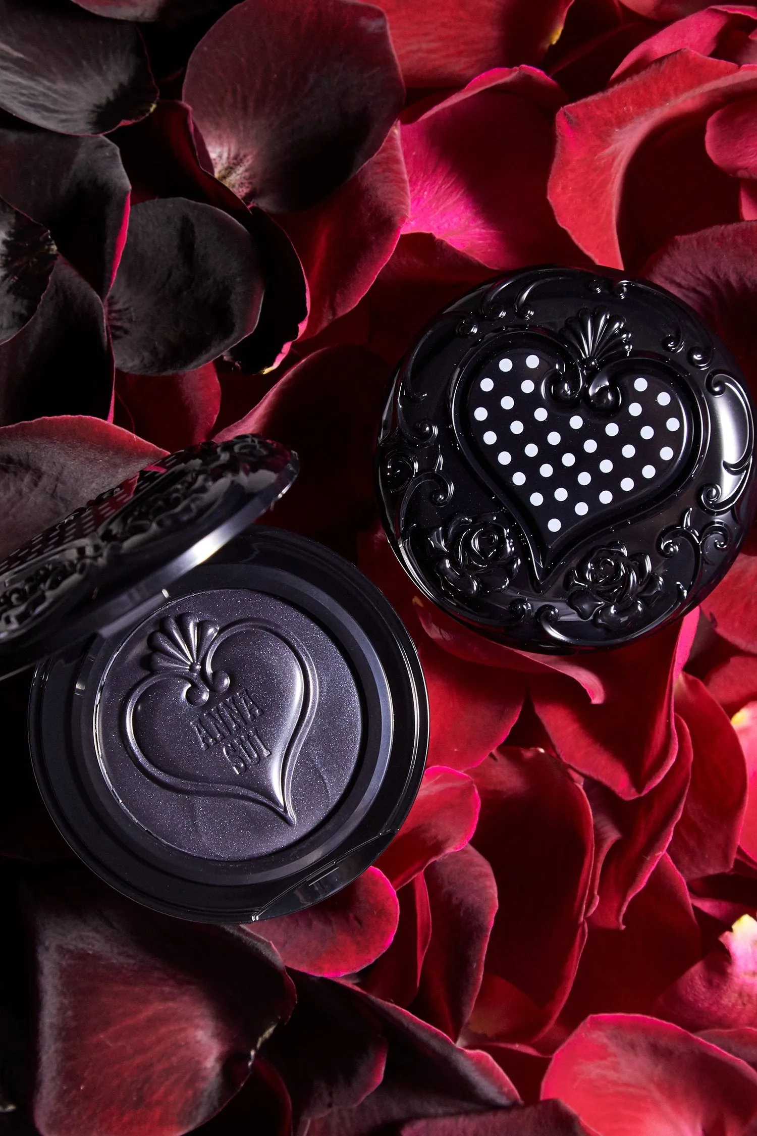 Sui Black - Cream Blush Annasui
