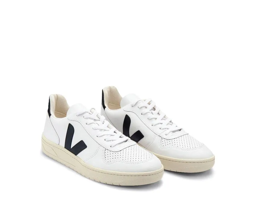 VEJA V-10 Leather