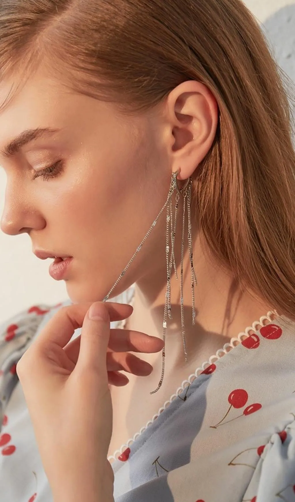 White heart-shaped tassel earrings Gloria Lanvin
