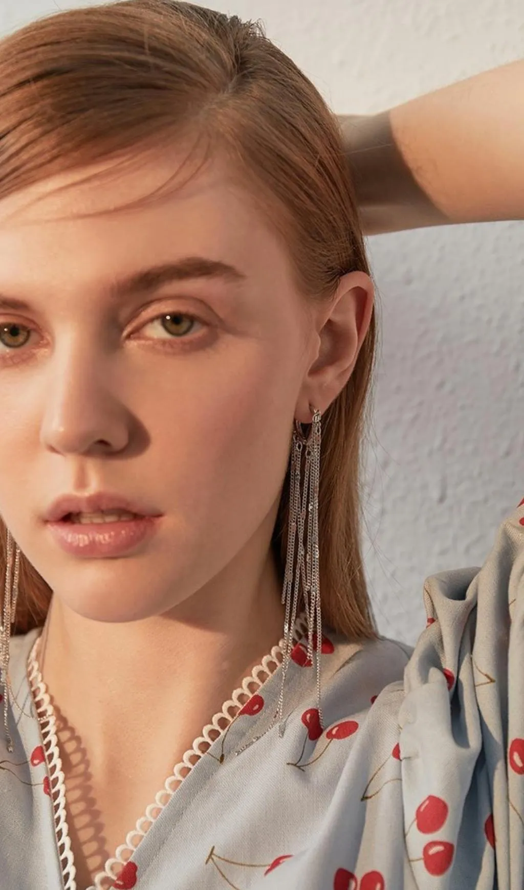 White heart-shaped tassel earrings Gloria Lanvin