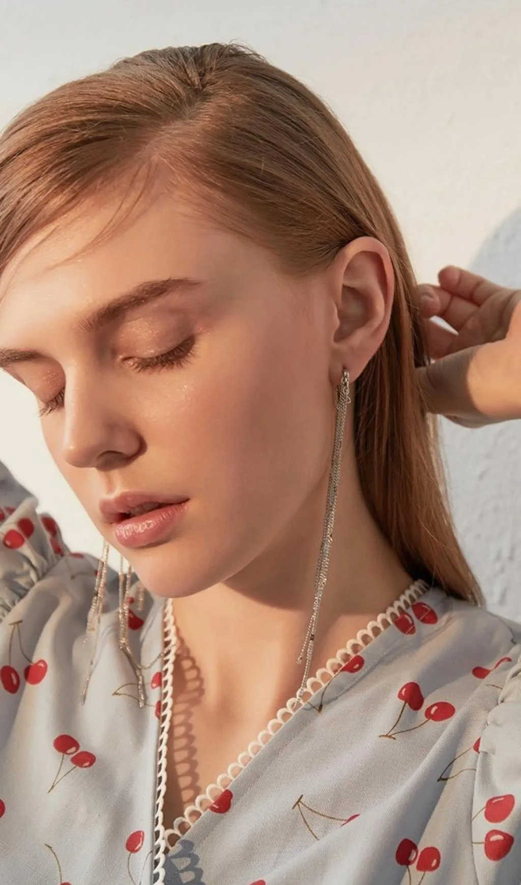 White heart-shaped tassel earrings Gloria Lanvin