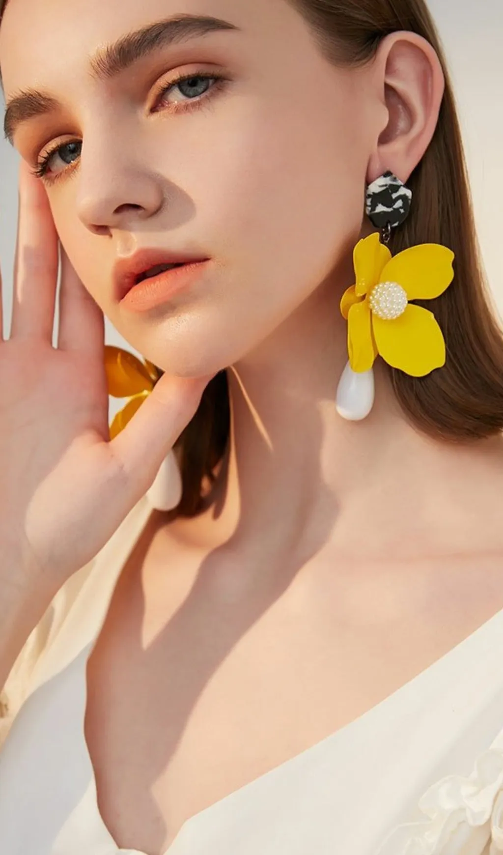 YELLOW FLOWER PEARL EARRINGS Gloria Lanvin